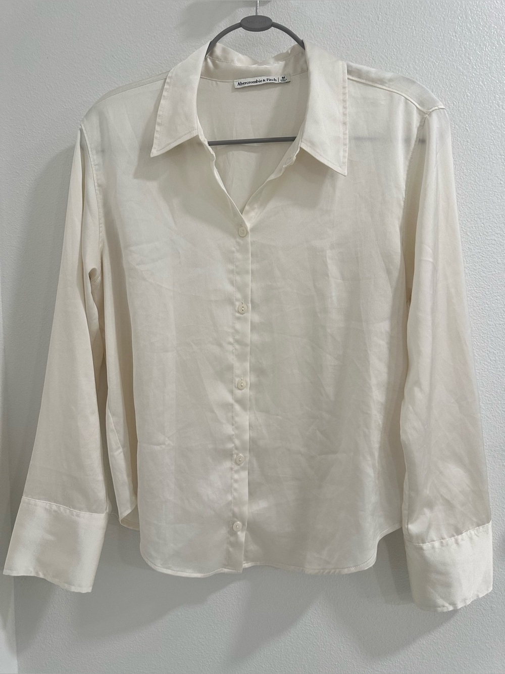 Abercrombie & Fitch Cream
Button Up Blouse